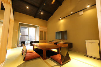 Apartment Ikken Machiya Satoi Tetsusen Omiya Gojo